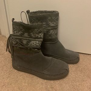 TOMS grey fuzzy winter boots sz 7 - rarely worn!